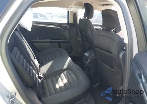 2014 Ford Fusion Se z USA, uszkodzony, nr VIN 1FA6P0H75E5384011